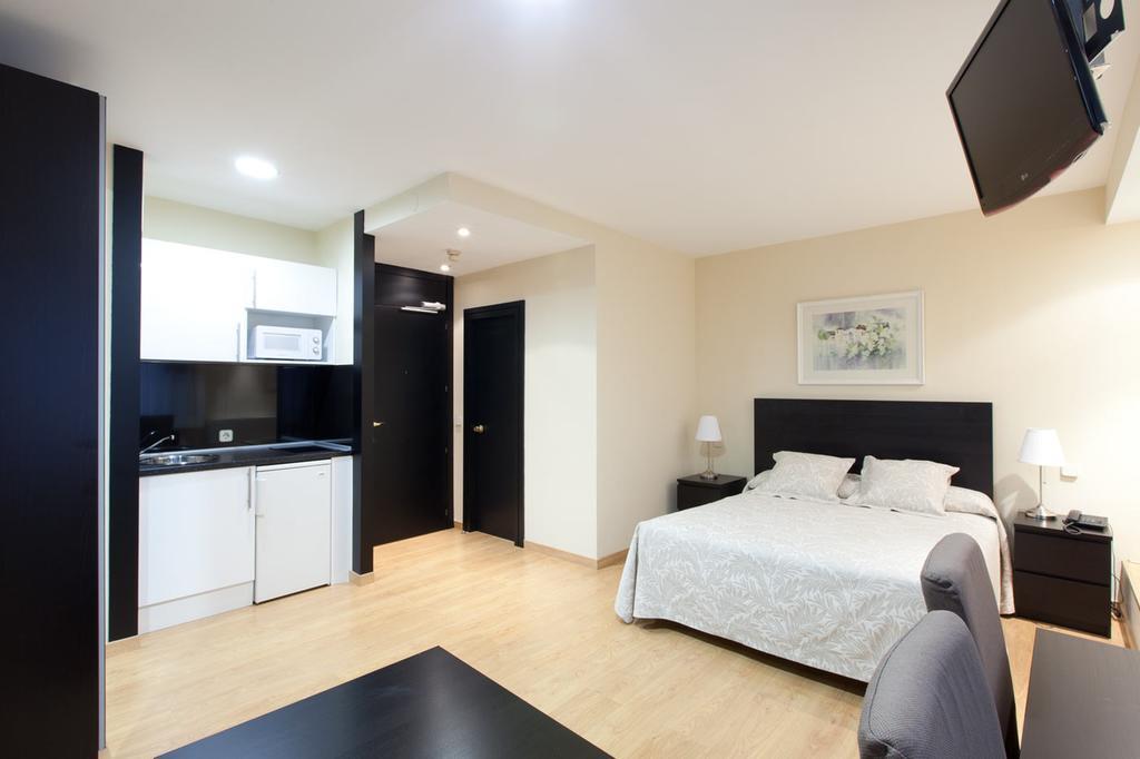 Apartamentos Centro Colon Madrid Eksteriør billede